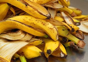 ¿Cómo hacer abono orgánico? Con pieles de plátano